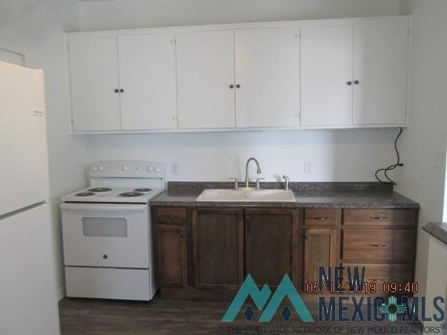 604 West Dallas Avenue - Photo 6 of 11