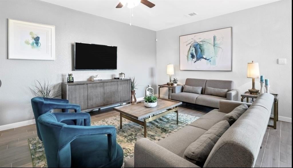 309 Crowfoot Drive - Photo 4 of 40