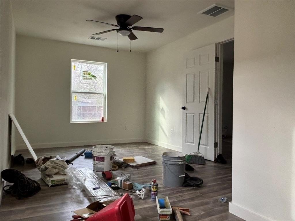 1103 Bell Dr - Photo 4 of 18