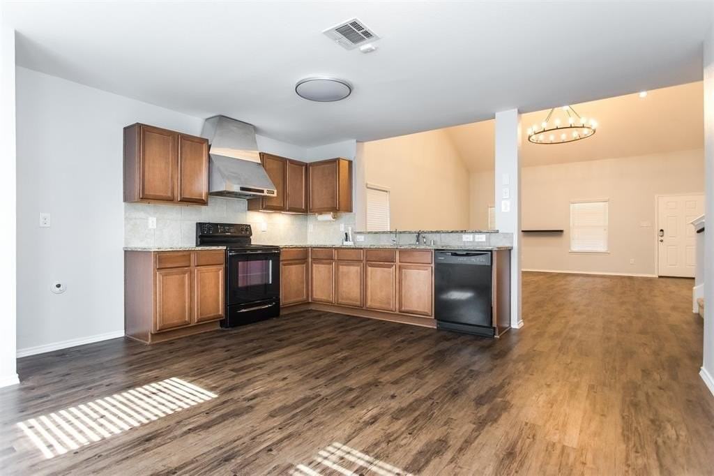 2103 Meadow Park Drive - Photo 4 of 30