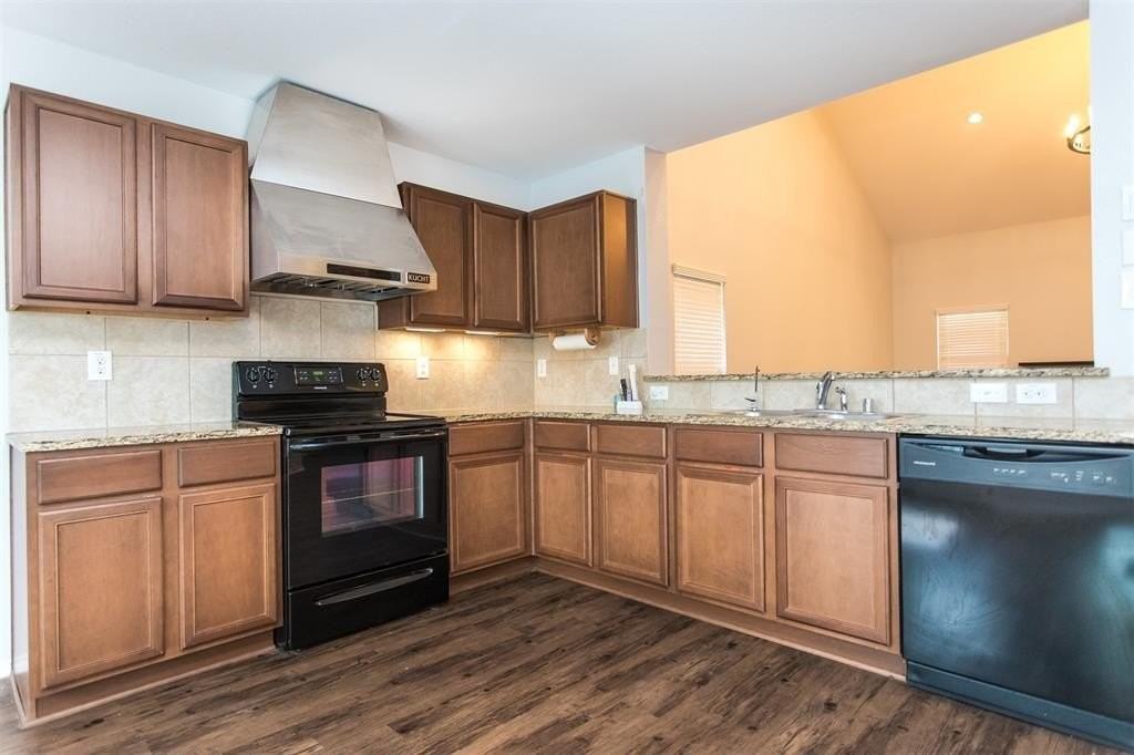 2103 Meadow Park Drive - Photo 5 of 30