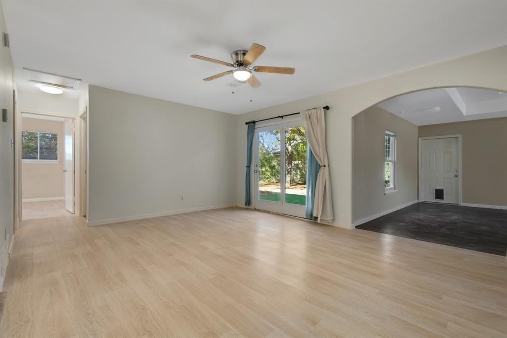 2821 North Bell Avenue - Photo 5 of 24