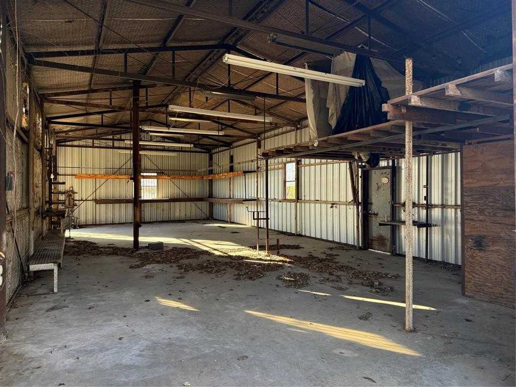 205 South Parkway Drive - Photo 5 of 33