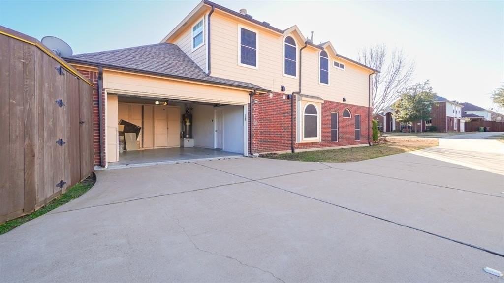 912 Chestnut Court - Photo 4 of 28