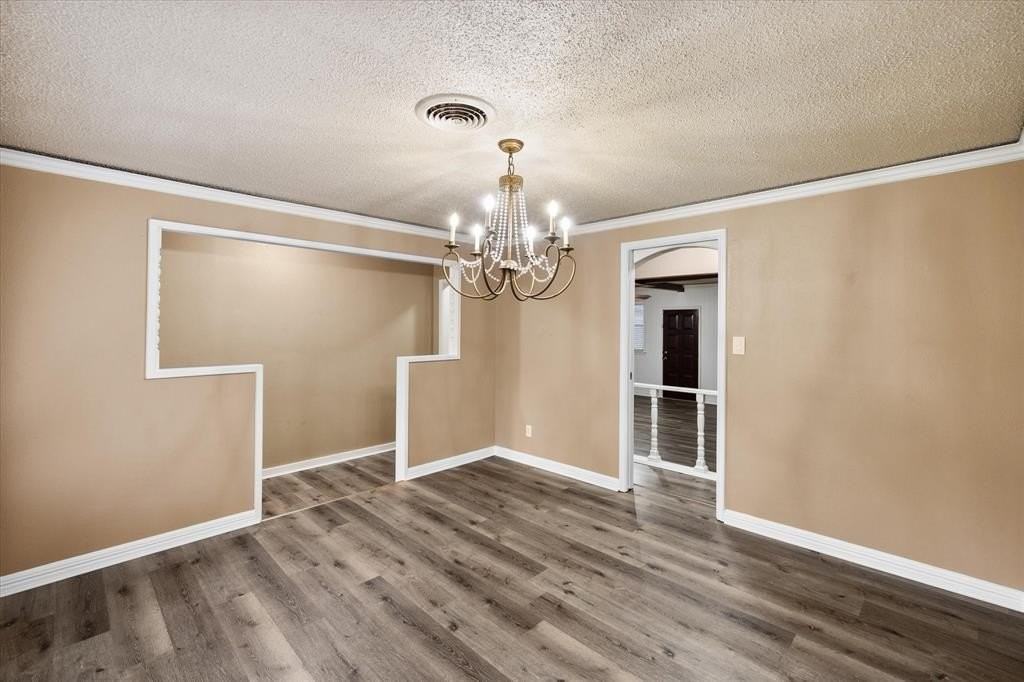 1231 Bow Creek Dr - Photo 7 of 34