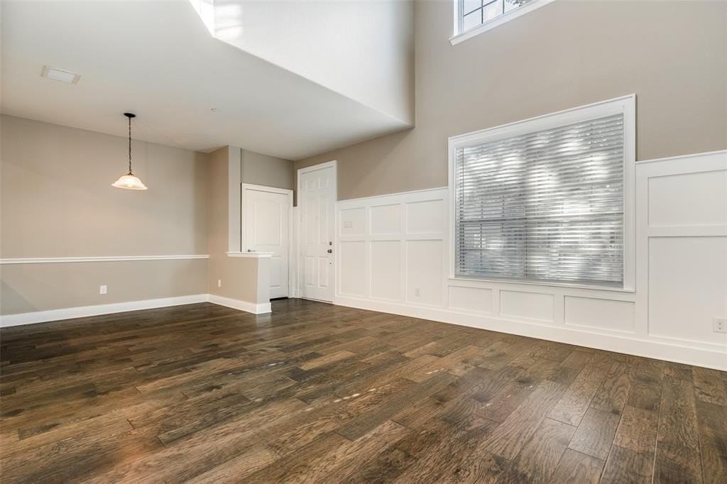 5404 Locust Drive - Photo 2 of 25