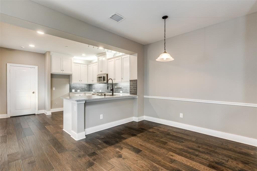 5404 Locust Drive - Photo 6 of 25