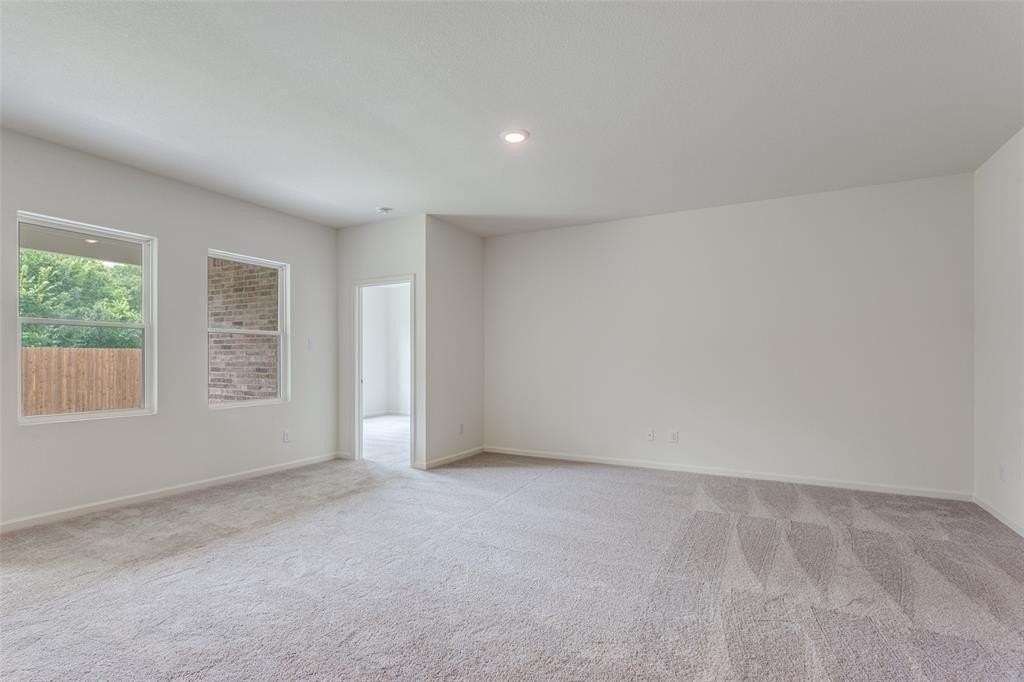 41 Glen Crossing Rd - Photo 5 of 12