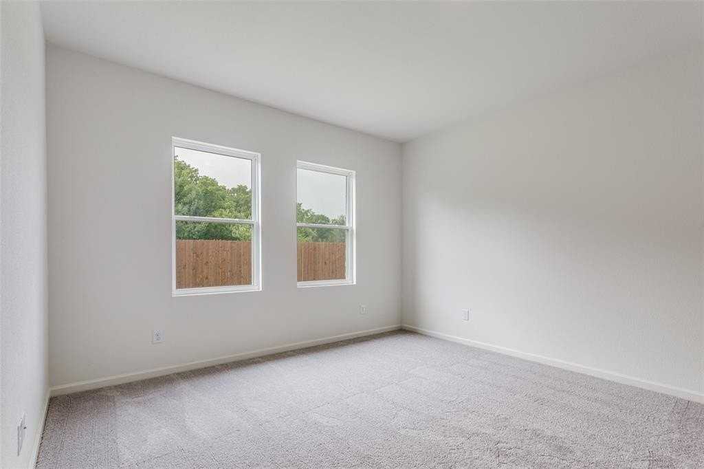 41 Glen Crossing Rd - Photo 6 of 12