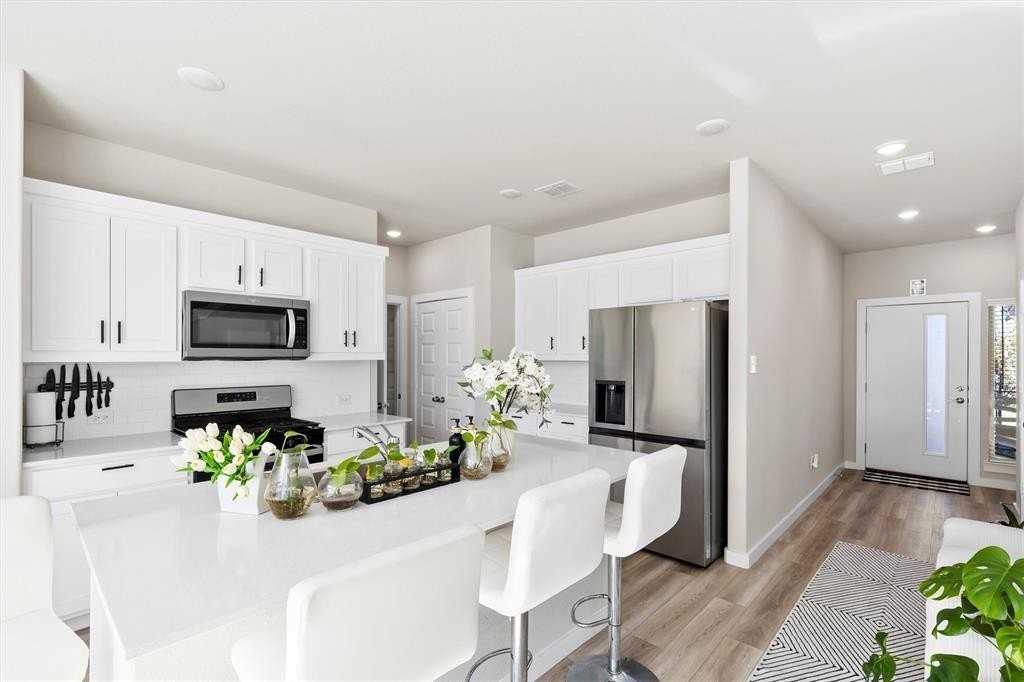 615 Cottagewood Drive - Photo 6 of 25