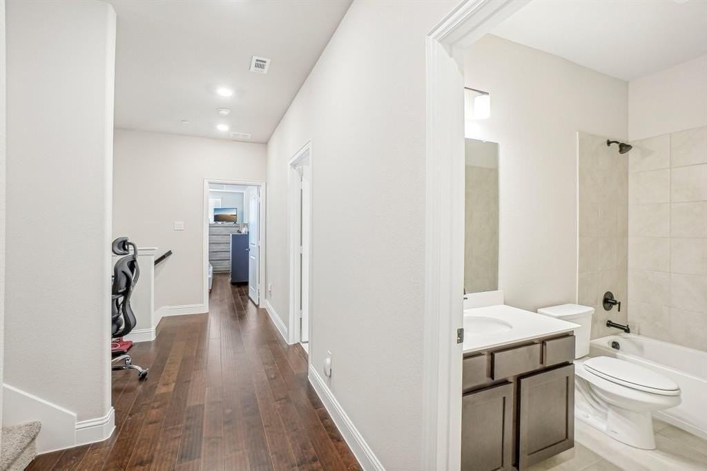 373 Blackthorne Dr - Photo 6 of 9