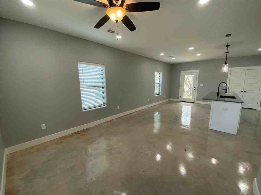 1004 W Hanna St - Photo 5 of 18