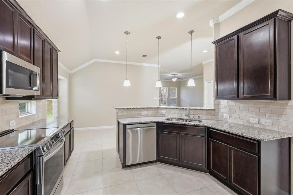 11513 Champion Creek Drive - Photo 6 of 28