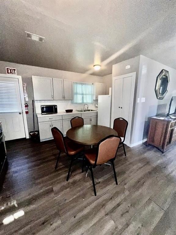 3632 South Marsalis Avenue - Photo 4 of 4