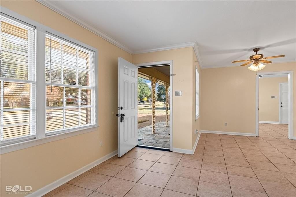 2710 Higgins St - Photo 6 of 37