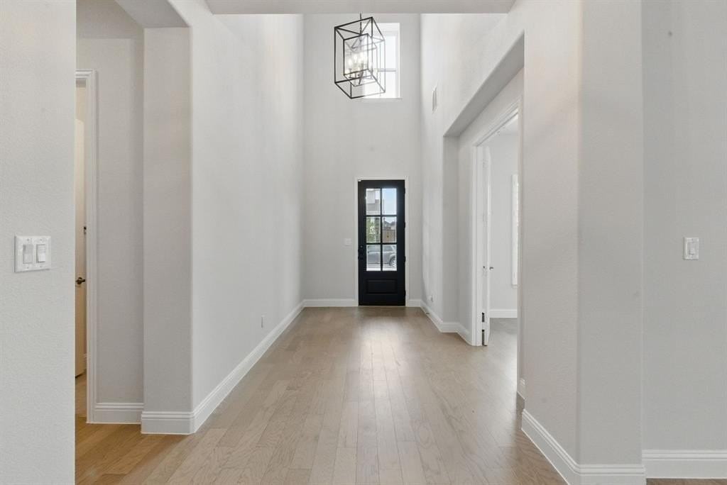 2205 Sandrellan Street - Photo 5 of 39