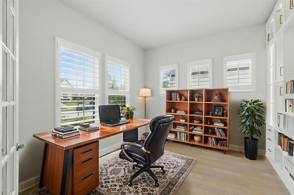 2205 Sandrellan Street - Photo 6 of 39