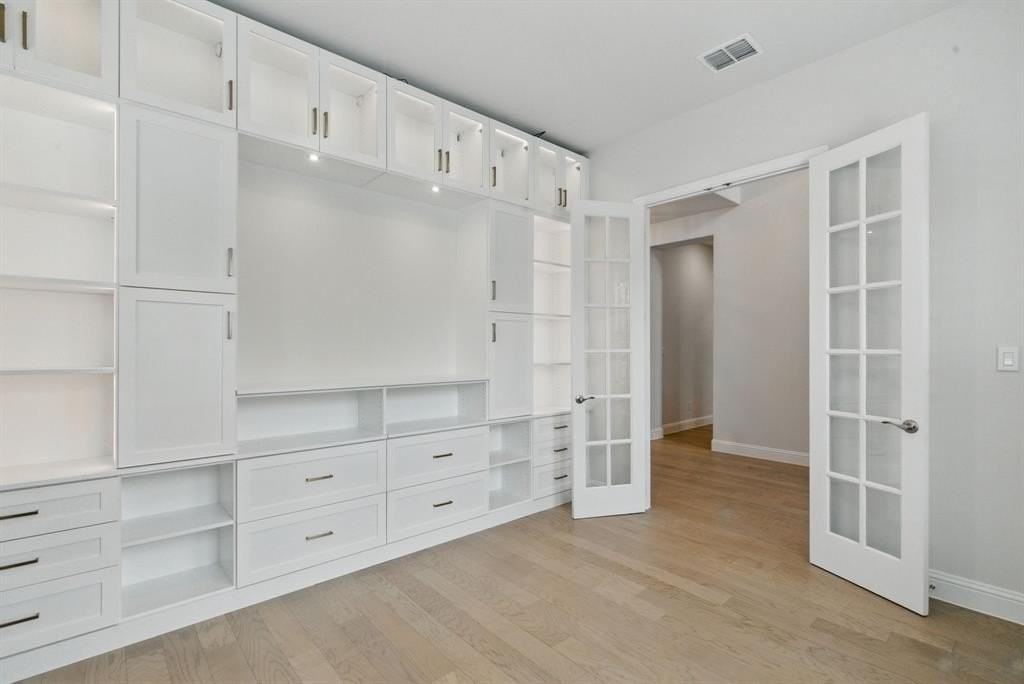 2205 Sandrellan Street - Photo 7 of 39