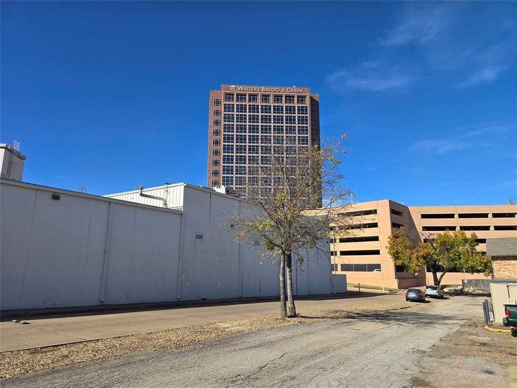 8071 Meadow Road #218 - Photo 5 of 24