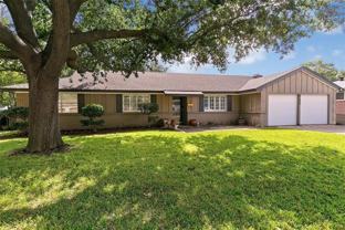 6728 Victoria Ave - Photo 1 of 1