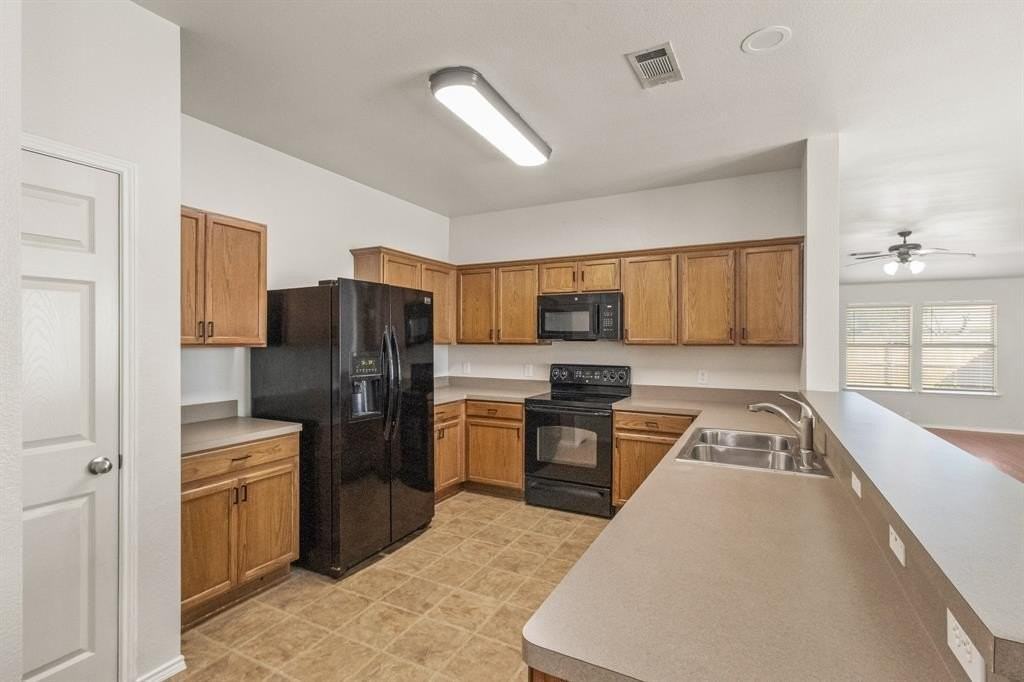 8925 Yosemite Trail - Photo 3 of 25