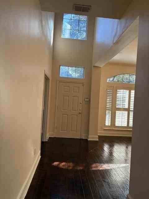 5357 Gatesworth Lane - Photo 2 of 34