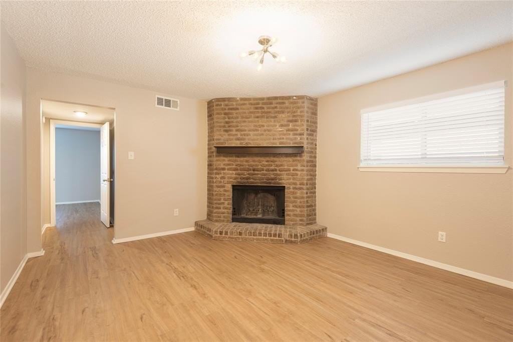 717 Lariat Lane - Photo 4 of 14