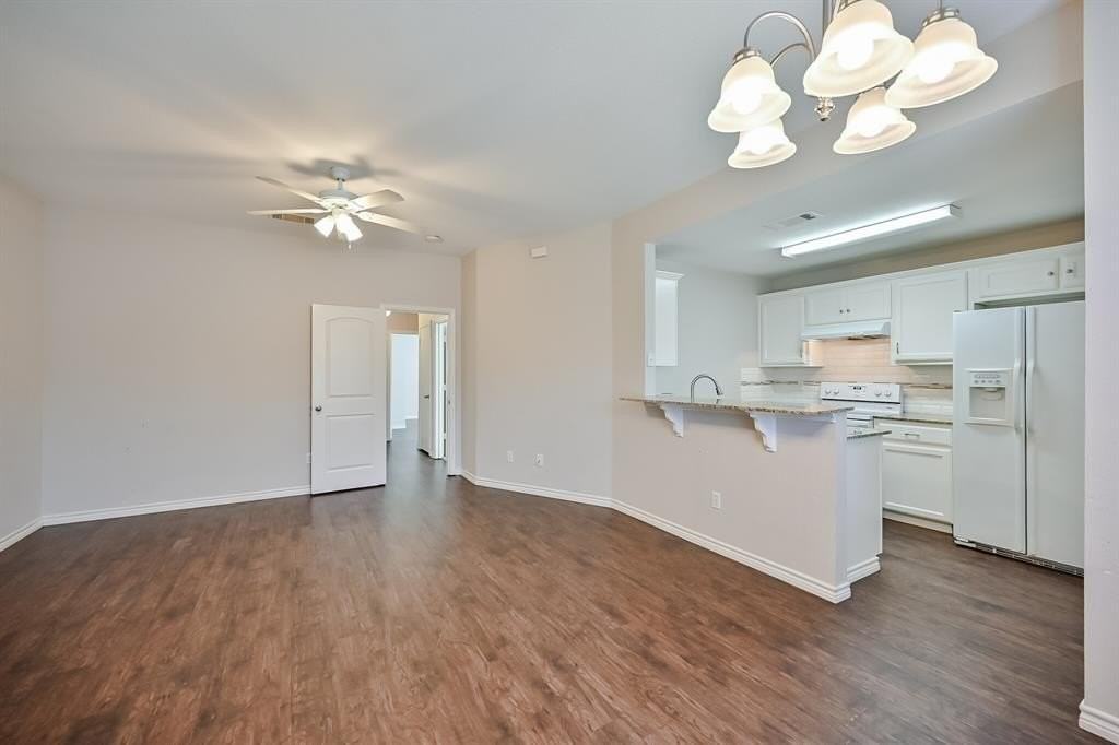 607 Kings Way Dr #B - Photo 3 of 25