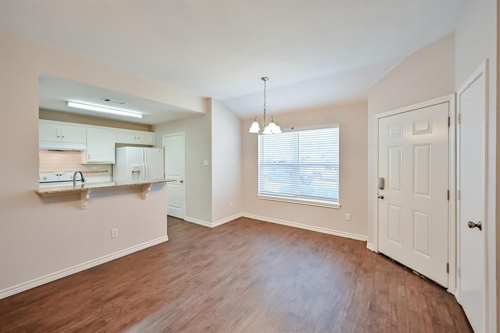 607 Kings Way Dr #B - Photo 5 of 25