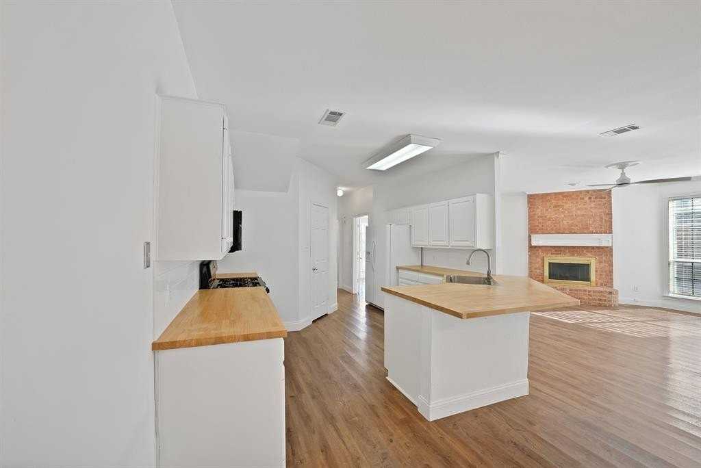 1822 Evergreen Court - Photo 4 of 20