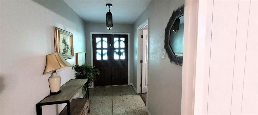 204 Overhill Drive - Photo 3 of 40