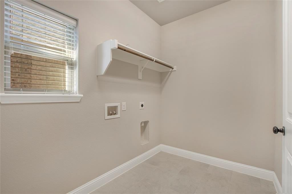 2811 Diamond Ridge Drive - Photo 7 of 35