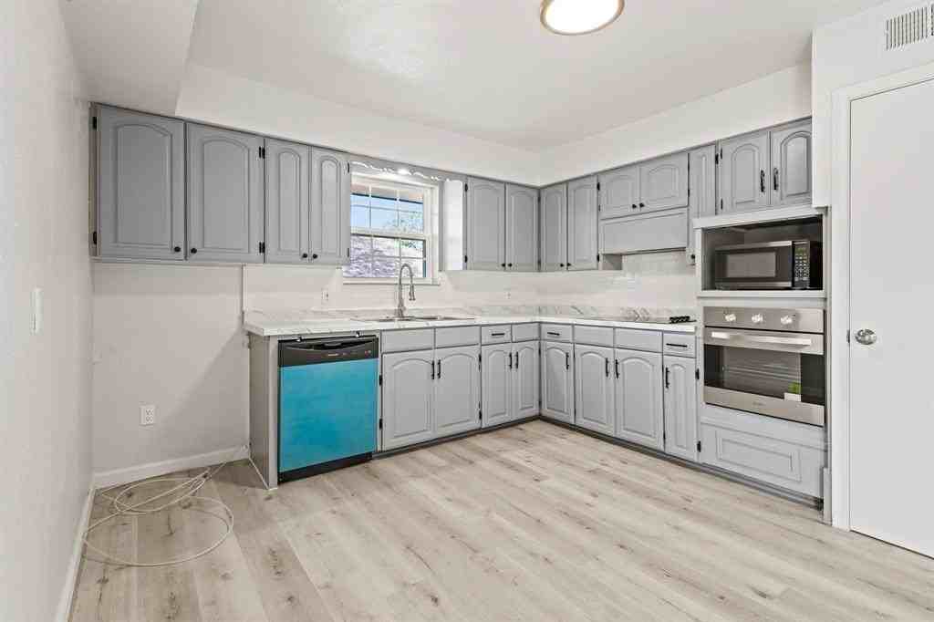 1116 Oxbow Lane - Photo 7 of 20