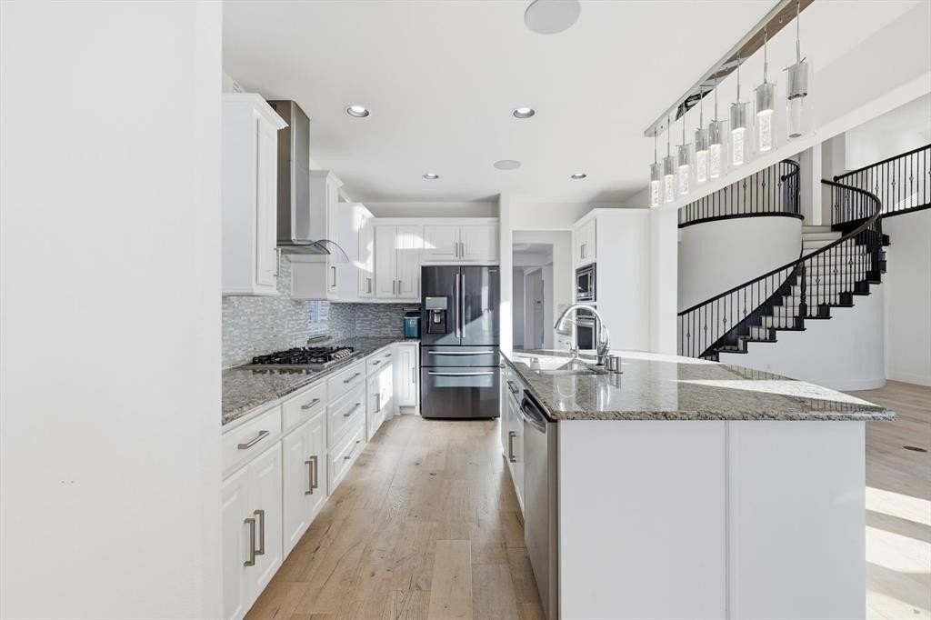 11813 Smithton Avenue - Photo 4 of 36