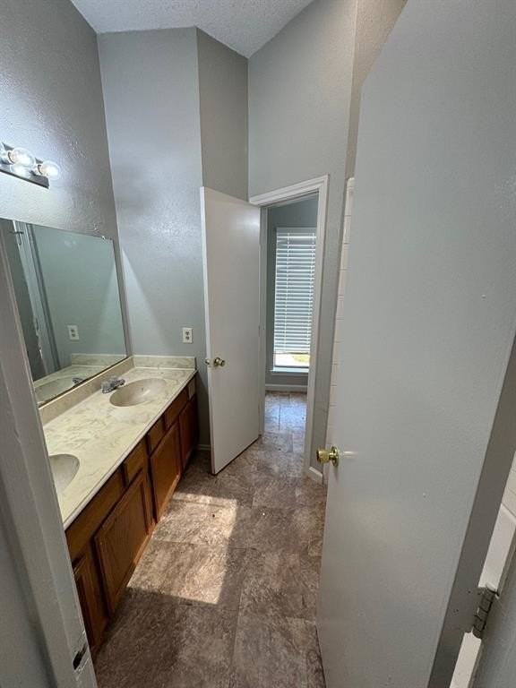 1033 Morningside Ct - Photo 5 of 18