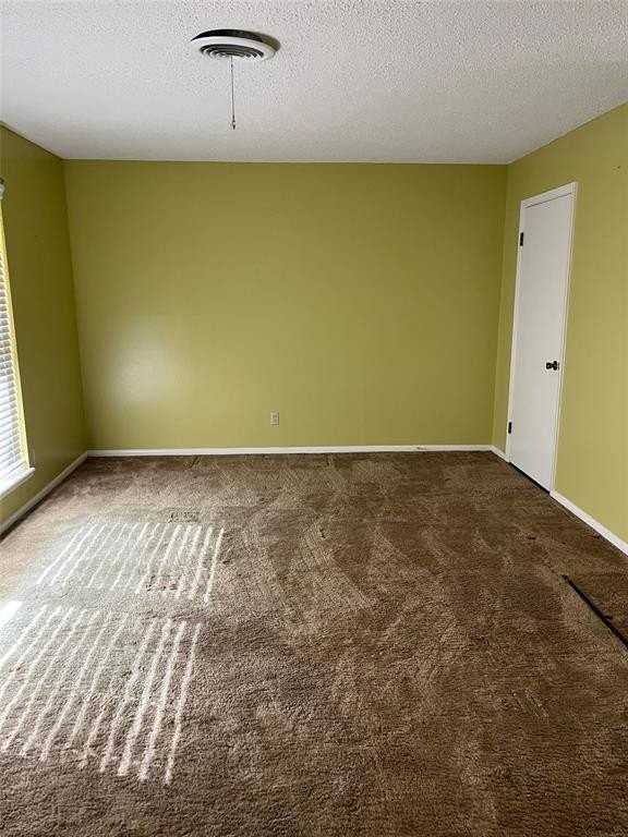 3218 Santa Monica Drive - Photo 4 of 30