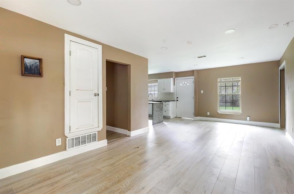 517 Thompson Street - Photo 4 of 26