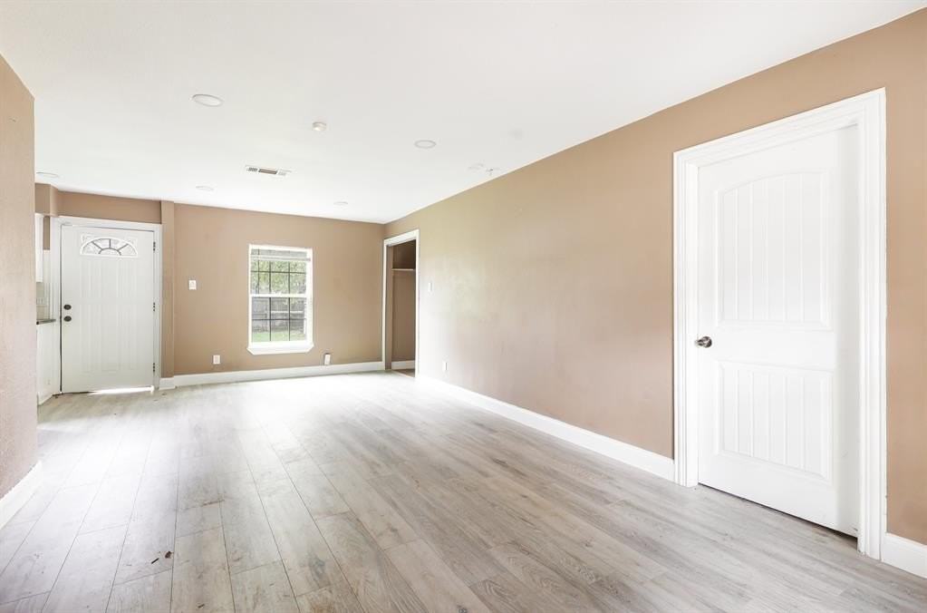 517 Thompson Street - Photo 5 of 26