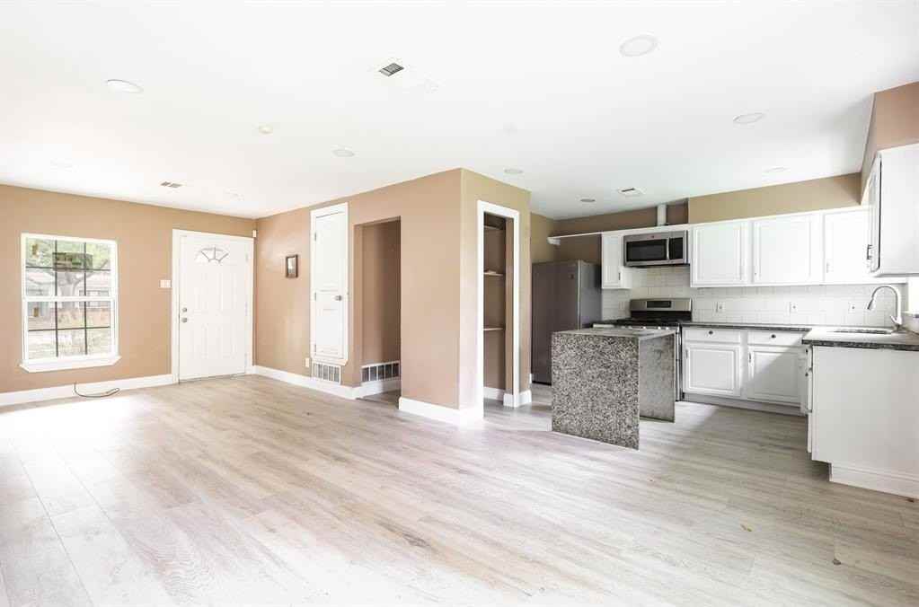 517 Thompson Street - Photo 7 of 26