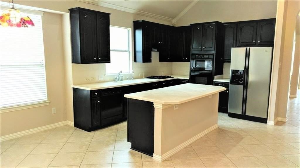 4417 Burnhill Dr - Photo 4 of 33