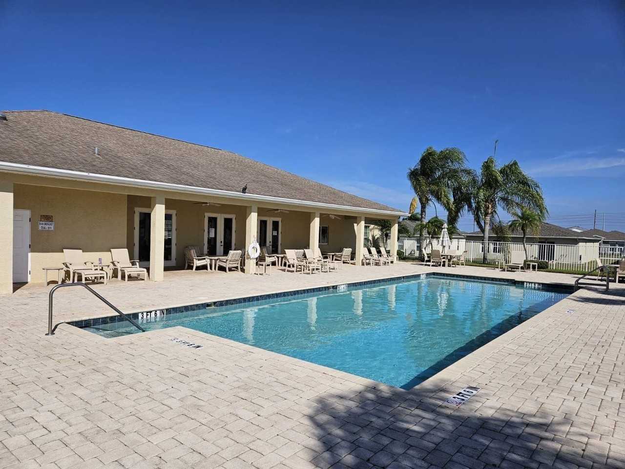 1848 Grand Ridge Street - Photo 4 of 33