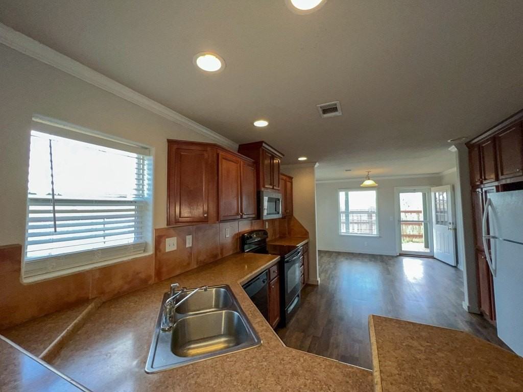 2500 West US Highway 90 - Photo 3 of 18