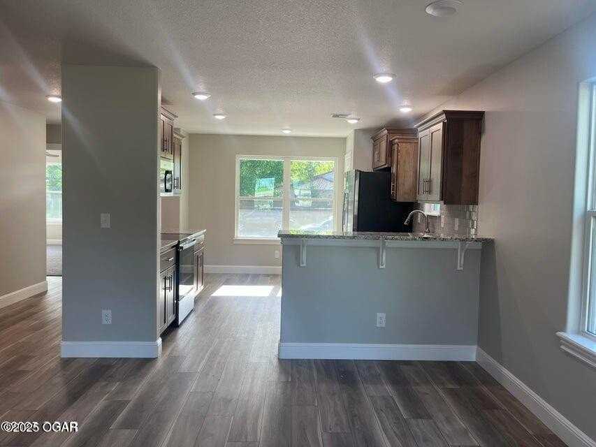 14 S Roane St - Photo 7 of 27