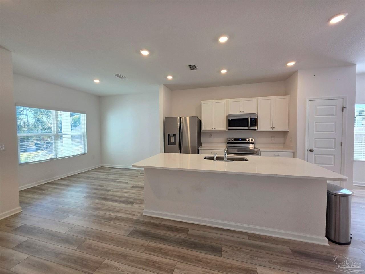 9613 Sagewood Dr - Photo 3 of 27