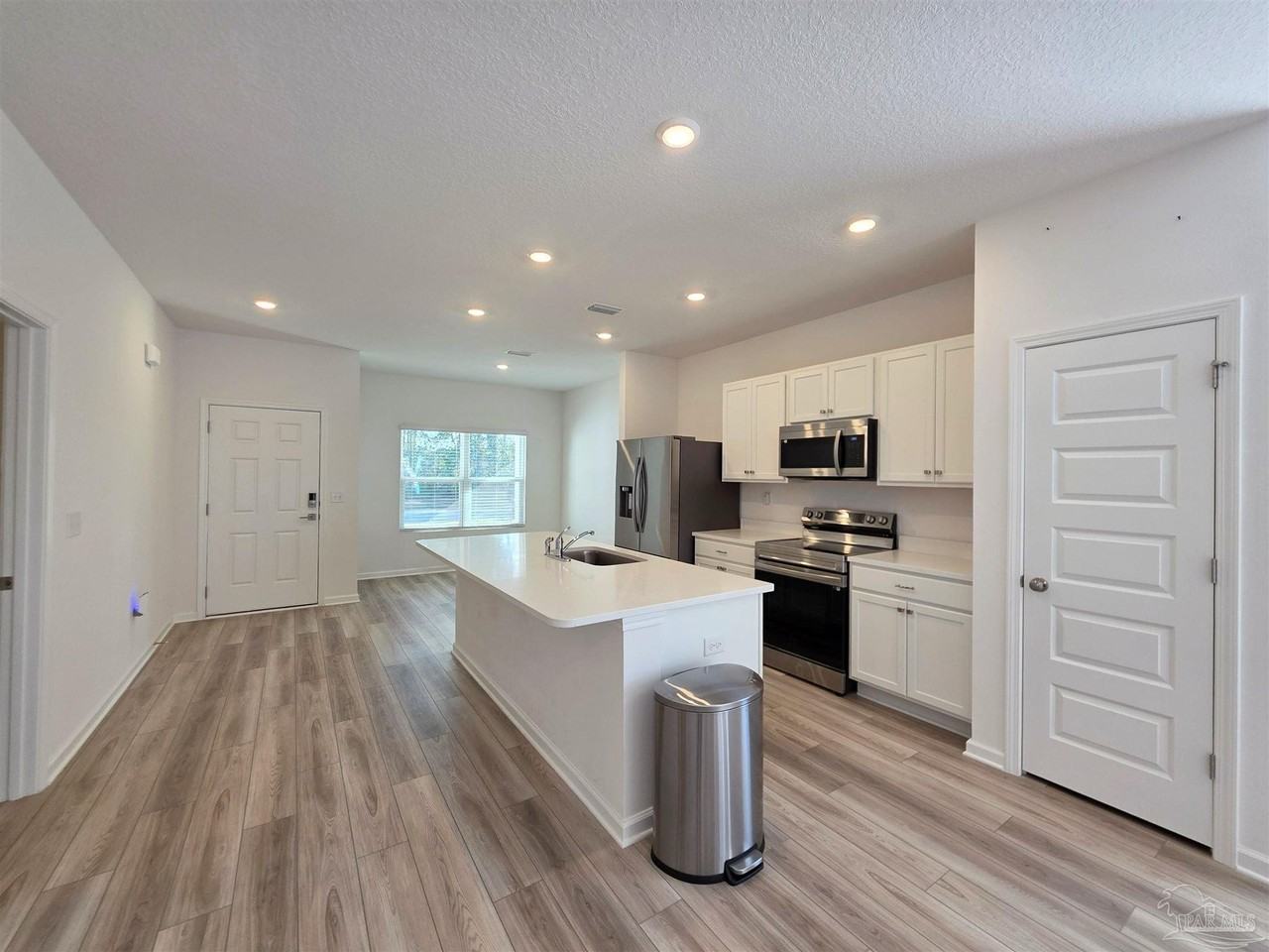 9613 Sagewood Dr - Photo 5 of 27