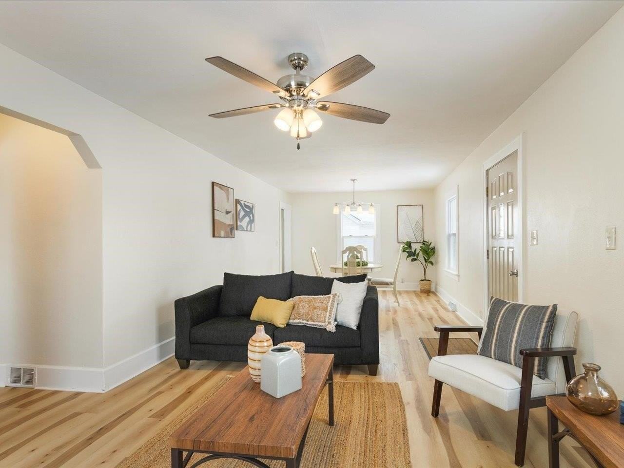 7643 Rogers Street - Photo 4 of 39