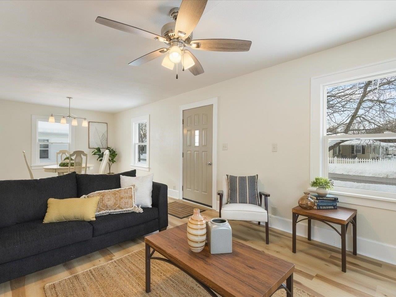 7643 Rogers Street - Photo 5 of 39