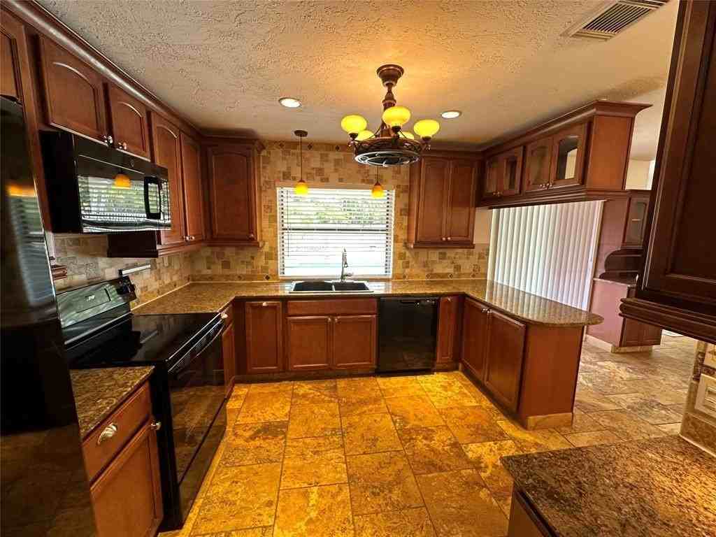 364 Northwest 107th Terrace - Photo 2 of 36