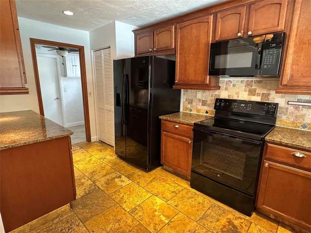 364 Northwest 107th Terrace - Photo 6 of 36