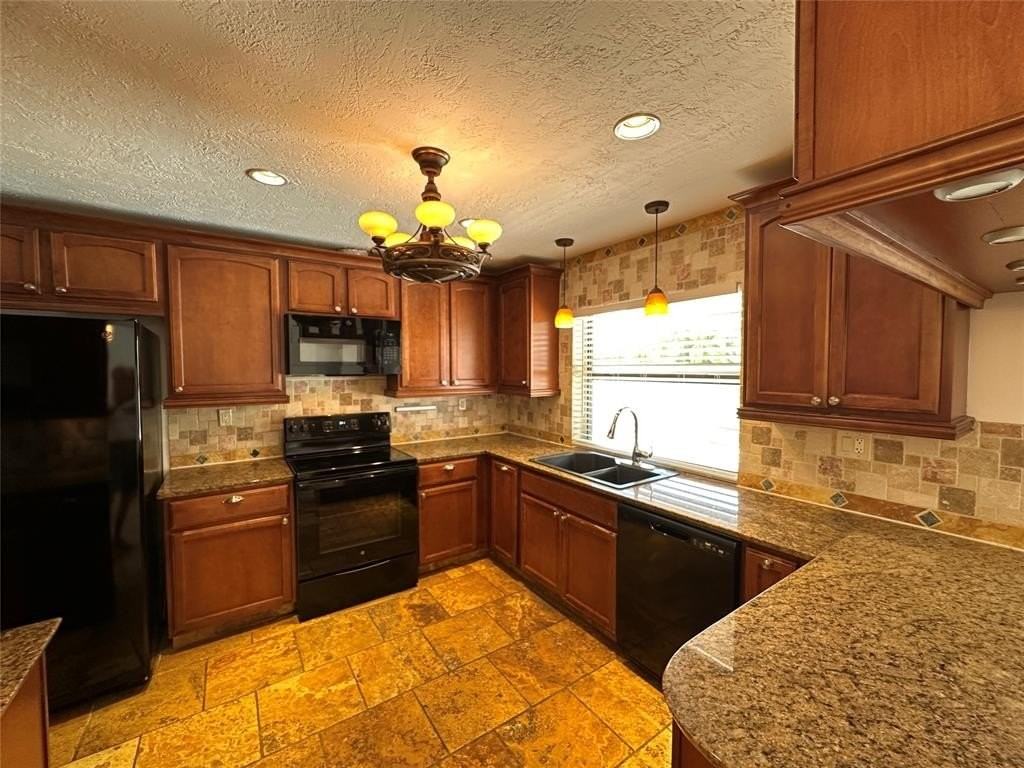 364 Northwest 107th Terrace - Photo 7 of 36